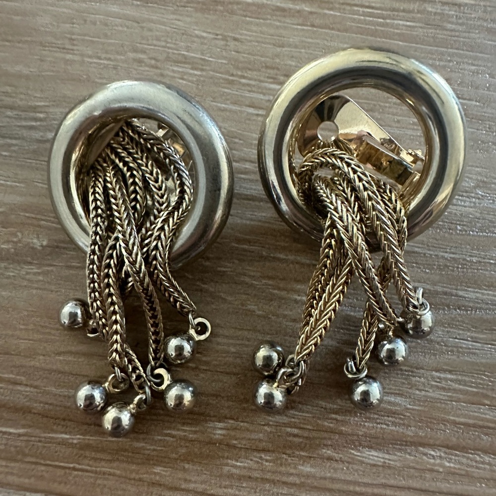 VTG Bergere Clip On Earrings
